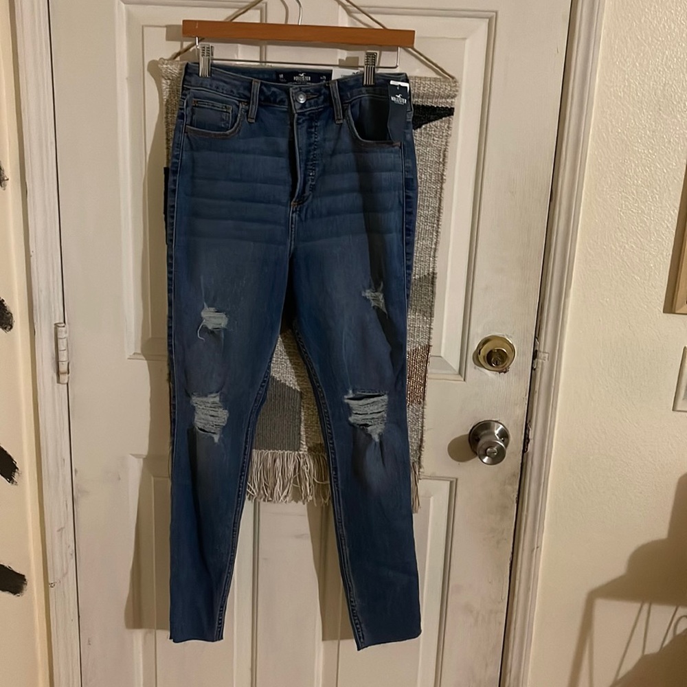 Brand new hollister curvy high rise jeans